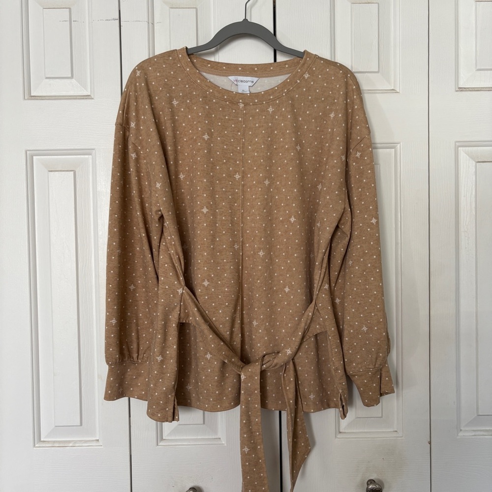 Liz Claiborne NWOT tie front Tan Star Patterned Sweatshirt